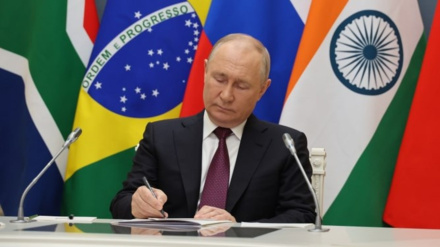 Putin contro l'egemonia dell'Occidente: è colonialismo in nuova confezione