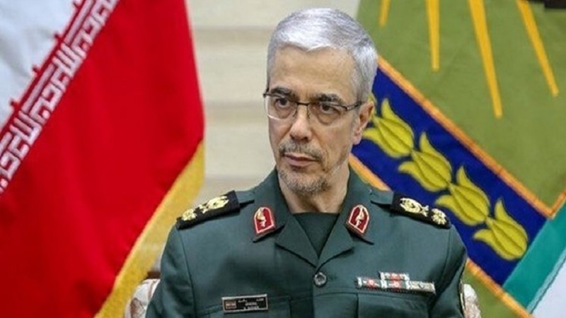 Silahlı Kuvvetler Genelkurmay Başkanı: Dünyanın askeri güçleri İran'ın savunma başarılarını izliyor