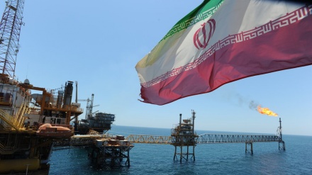 イランの産油量が日量320万バレル水準に到達