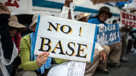 防衛省前で辺野古新基地建設に反対するデモ実施