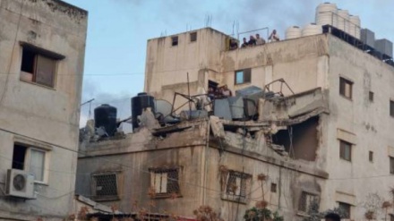 シオニストが、パレスチナ人殉教者の住居を爆破