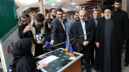 (FOTO) Presidente Raisi, visita all'IRIB