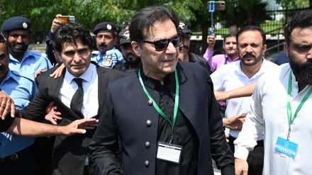  Pakistan's Imran Khan arrested after three-year prison sentence 