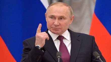 Путин: Украина ва Ғарб Россия билан боғлиқ ҳамма нарсани йўқ қилишга интилмоқда