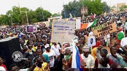 Manifestazioni antifrancesi nella capitale del Niger