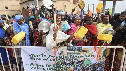 Frauen in Niger fordern von Frankreich Truppenabzug aus dem Land