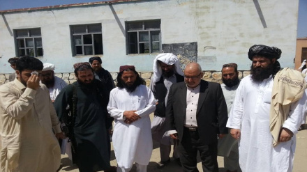 په ننګرهار کې د ایران د اسلامي جمهوریت سرکنسولګرۍ د درسي توکو مرسته وکړه