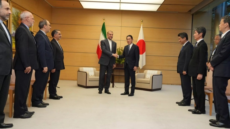 阿卜杜拉希杨与日本首相会晤