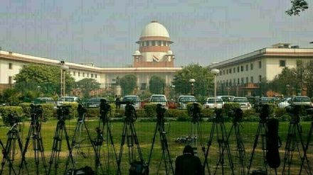 कश्मीर का विशेष दर्जा ख़त्म करने की कोई बुनियाद नहीं थीः वकील कपिब सिब्बल की सुप्रीम कोर्ट में दलीलें