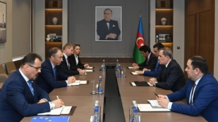 Բայրամովը Տոյվո Կլաարի հետ հանդիպմանը Արցախի շրջափակման ու հումանիտար լարված իրավիճակի մասին արվող հայտարարությունները «կեղծ և անհիմն» է որակել