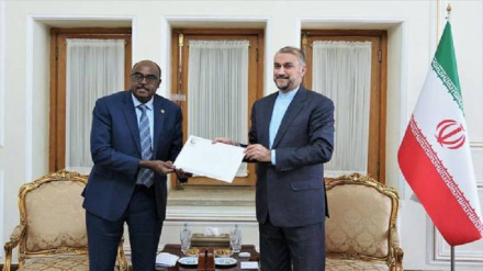 Акцент Амира-Абдоллахийана на формировании всеобъемлющего правительства в Афганистане