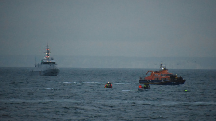 Six die as refugee boat sinks in the English Channel