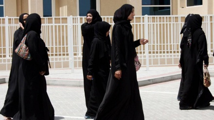 Ndalohet veshja e hixhabit islam në shkollat franceze 