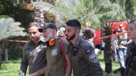 תל אביב: 3 נעצרו בהפגנת תמיכה במוחה שנחקר במשטרה