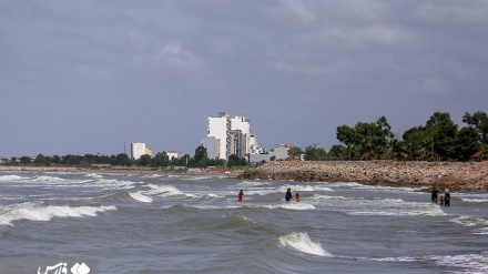 تصاویر: دریای خزر آب می‌رود