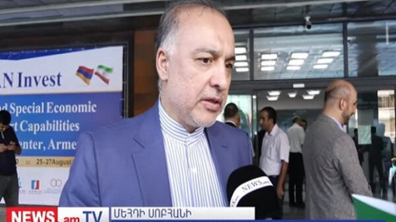 Иран выступает против любых изменений на границе Армении