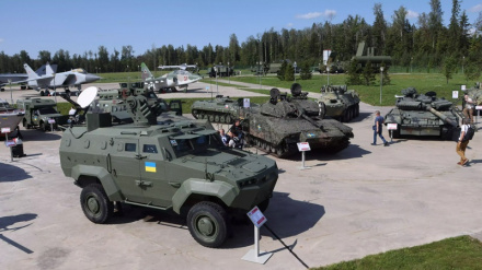 (FOTO) Mosca, in mostra armamenti sottratti a Kiev - 1