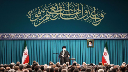 Ayatollah Khamenei warnt vor Verschwörung der Feinde, die Image der IRGC schädigen soll