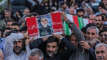  قیام مردم شیراز به احترام شهدای حرم