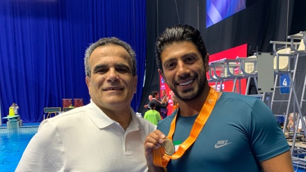 Иранец Мирабиан завоевал золотую медаль на мировых соревнованиях по прыжкам в воду