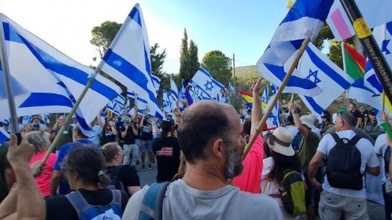 מפגינים נגד המהפכה המשפטית צעדו למלון שבו שוהים נתניהו ורעייתו בגולן