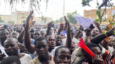 尼日尔大学生集会抗议法国和美国