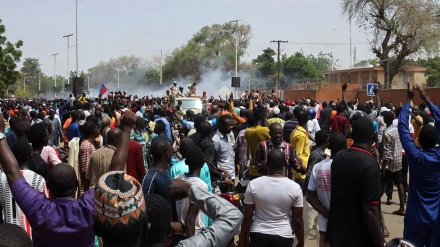 Demonstrata e popullit të Nigerit në mbështetje të zhvillimeve politike në këtë vend