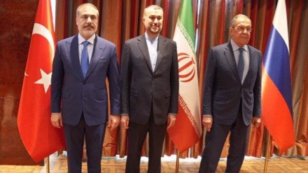 Außenminister Irans, Russlands und der Türkei diskutieren über Syrien-Krise