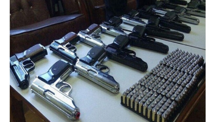 Iran, polizia scopre grosso carico di armi Made in USA nel sud + FOTO