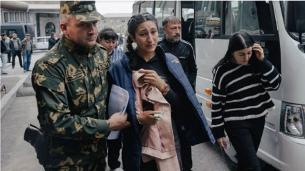 Ermənilər Dağlıq Qarabağdan Ermənistana qaçırlar