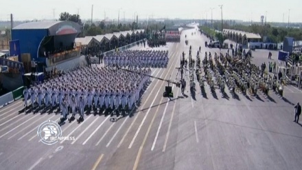 آغاز هفته دفاع مقدس، مراسم رژه نیروهای مسلح جمهوری اسلامی ایران