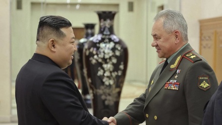 北朝鮮・金氏とロシア国防相が会談
