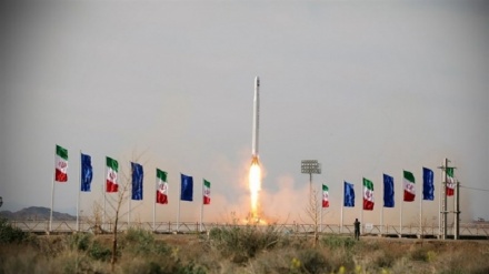 伊朗成功发射“努尔三号”卫星