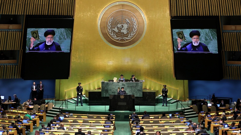 Presiden RII Sayid Ebrahim Raisi menyampaikan pidato di Sidang ke-78 Majelis Umum PBB, Selasa (19/9/2023)