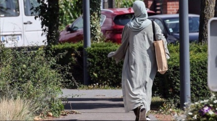 Oberstes französisches Gericht befürwortet Verbot des Tragens islamischer Abaya-Kleidung