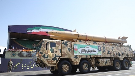 Pertahanan Suci, Angkatan Bersenjata Iran Gelar Parade Militer (2)