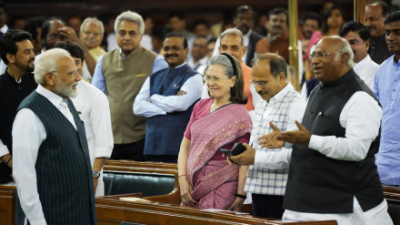 महिला आरक्षण बिल लोकसभा में 2 के मुक़ाबले 454 मतों से पास