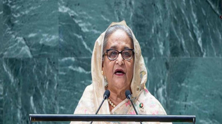 अवैध तरीक़े से सत्ता में आने वालों को सज़ा दी जानी चाहियेः शैख हसीना