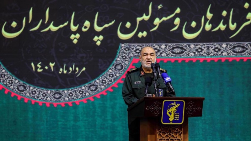 Le Leader a dirigé l'Iran en pleines sanctions et séditions (CGRI)