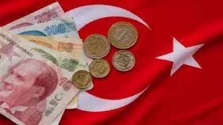 Aumento dei tassi d'interesse bancari in Turchia con l'obiettivo di frenare la crisi economica