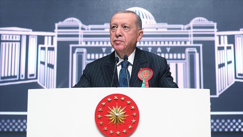 Erdoğan: Meclis'in açılışıyla birlikte yeni anayasa girişimlerimizi tekrar başlatacağız
