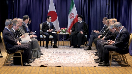 Pertemuan Presiden Iran dengan PM Jepang