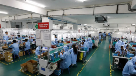 अमरीका चीन खींचतान के बीच भारत मार रहा है बाज़ी, बड़ी अंतर्राष्ट्रीय कंपनियों का बना गंतव्य