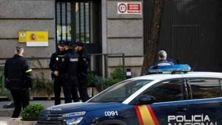 Evacuazione degli edifici governativi a Madrid in seguito alla minaccia di una bomba