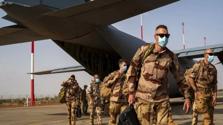 Fransiýa Nigeriň häkimiýetlerine haýbat atdy