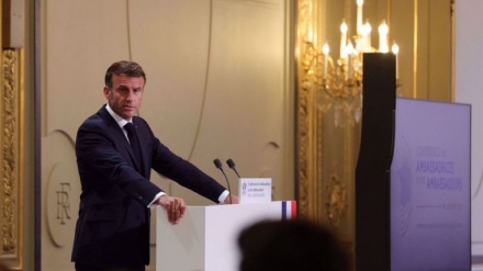 Macron: l’ambassadeur de France reste en poste au Niger