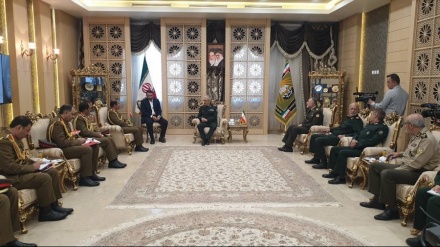 Оман армиясы Құрлық күштерінің қолбасшысы Иран Қарулы күштері бас штабының басшысымен кездесті