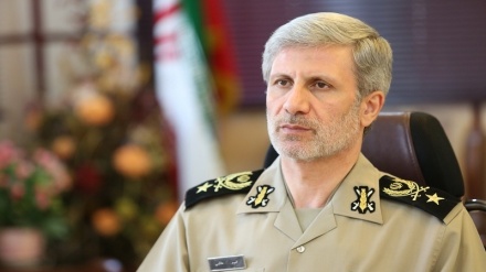 Iran, Gen. Hatami: Produzione di prodotti per la difesa necessari a tutti i campi di guerra all'interno