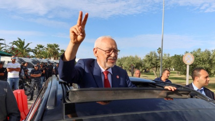  Tunisian opposition leader Ghannouchi begins hunger strike behind bars in protest against detention 