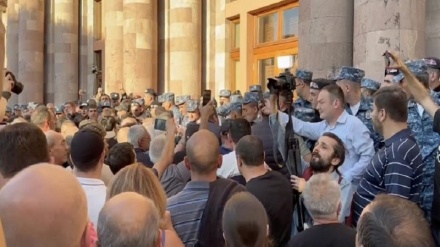 Մեկնաբանություն - Անդրադարձ՝ Հայաստանում հակակառավարական ցույցերին